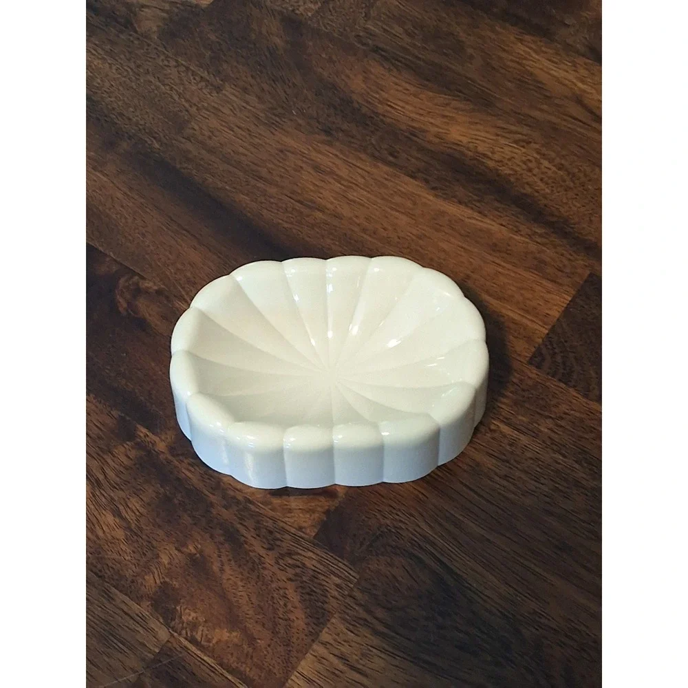 Vintage Vanilla Cream 3 Piece Bathroom Set Soap Dish Toothbrush Holder Tumbler